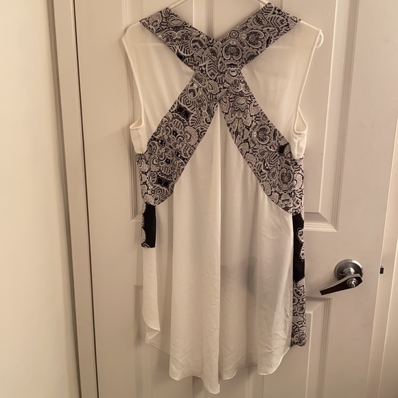 BCBG high/low blouse - Sz M - Picture 4 of 4